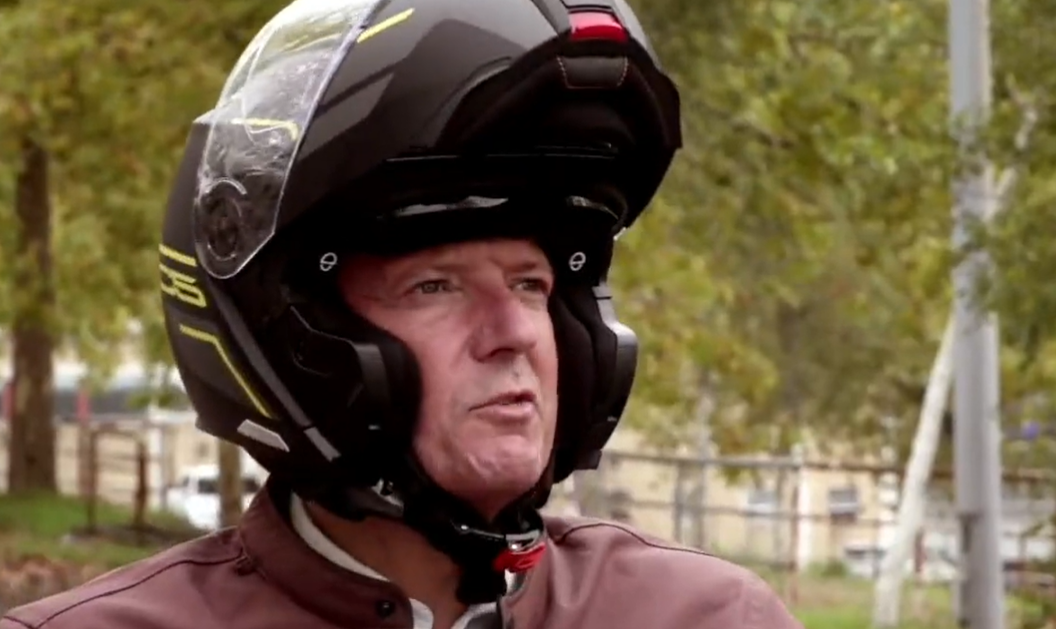 Alfonso Rueda en el vu00eddeo de promociu00f3n de su presencia en el Land Rover de la CRTVG