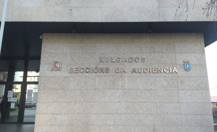 Dos empresarios se enfrentan a seis años de cárcel por el ruido de una cementera en Redondela