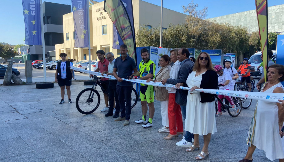 El secretario xeral de Apoio ao Emprego, Traballo Autónomo e Economía Social, Pablo Fernández, participa en las marchas ciclistas 'Special Olympics'.