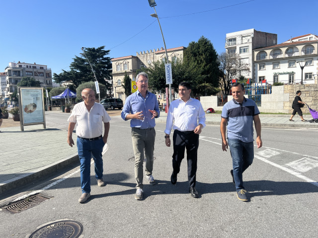 El delegado del Gobierno en Galicia, Pedro Blanco, visita O Grove