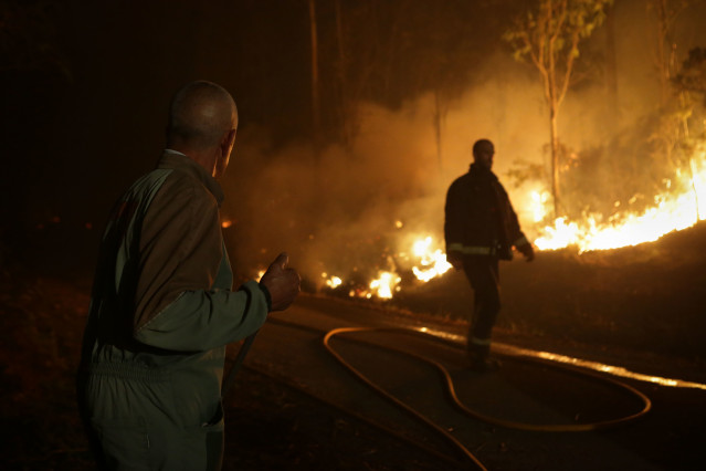 Incendio forestal en Trabada (Lugo), que se ha dado por extinguido en la noche del 15 de octubre de 2023, tras calcinar más de 2.300 hectáreas de monte.