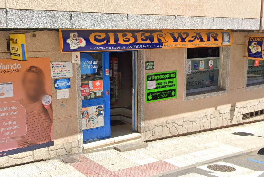 Local del locutorio Ciberwar donde se produjo el ataque en una foto de Google Street View