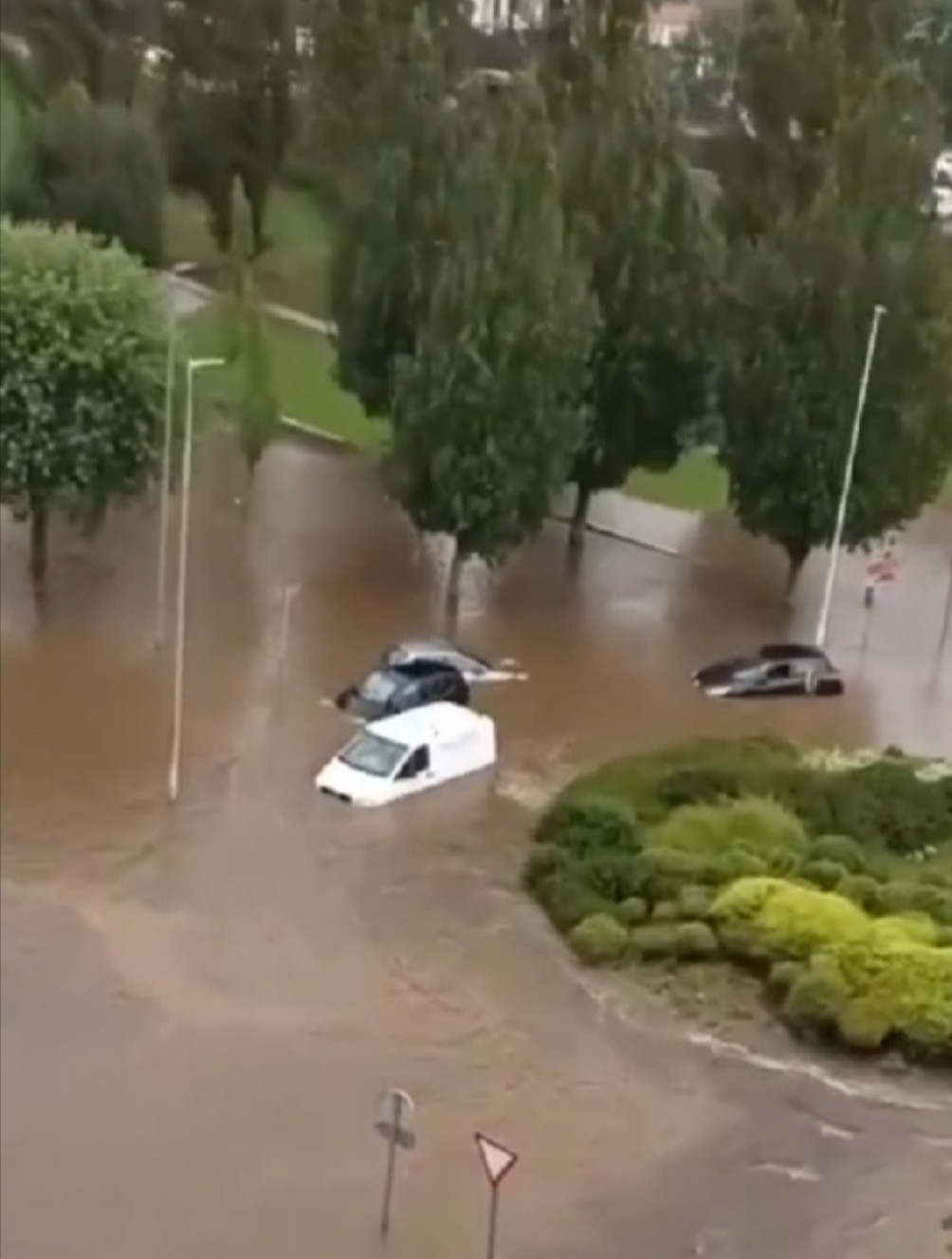 Screenshot 2023 10 18 22 50 50 571 com.miui.gallery edit