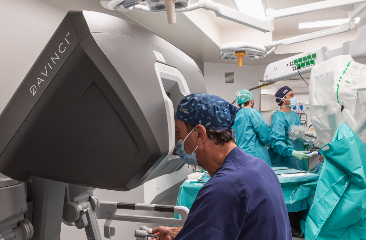 Robort Davinci en una imagen de Quironsalud A Coruu00f1a