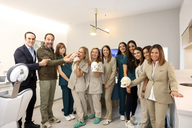 Inauguración de las nuevas instalaciones de la clínica dental MAEX de Santiago de Compostela