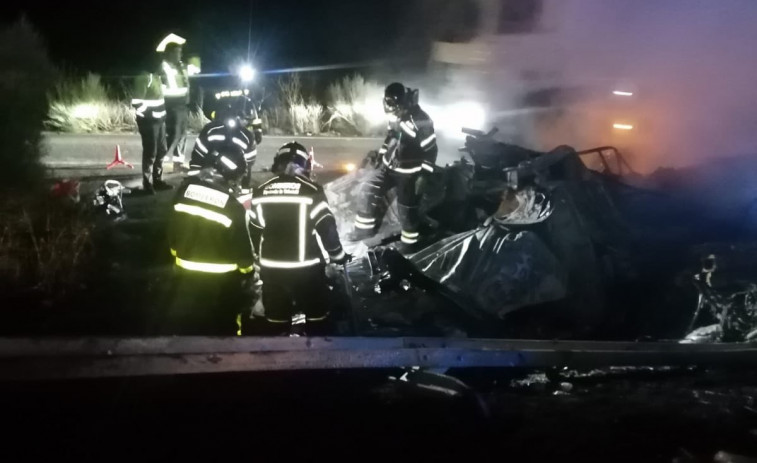 Dos vecinos de Sada, los fallecidos en el accidente entre dos camiones en la A-6 en Valladolid