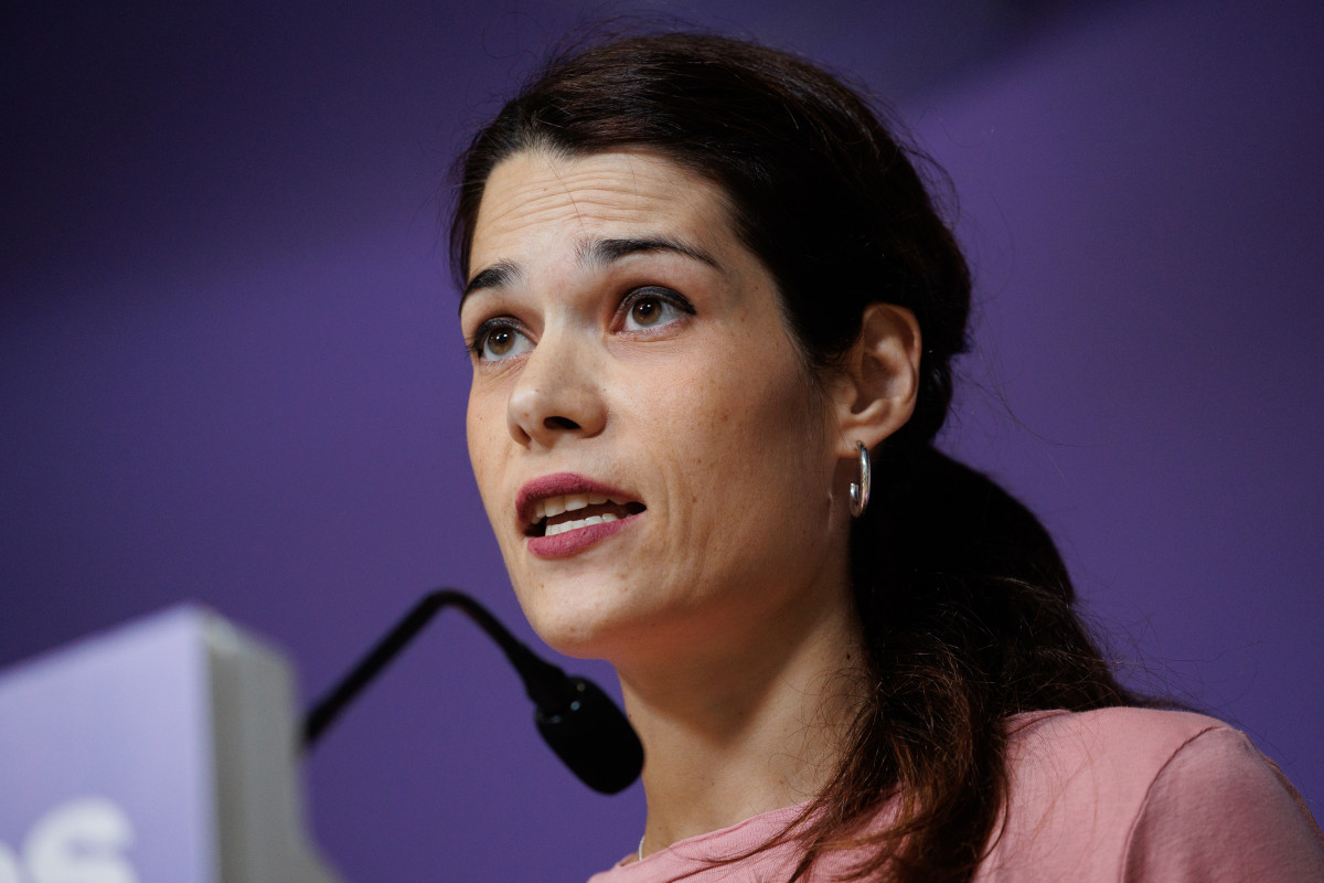 La portavoz de Podemos, Isa Serra, ofrece una rueda de prensa, en la sede de Podemos, a 9 de octubre de 2023, en Madrid (España).