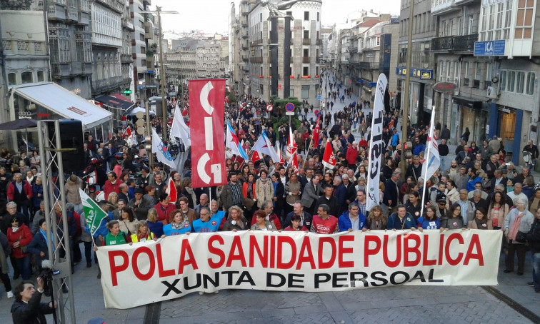 Decenas de miles de personas exigen en la calle el 