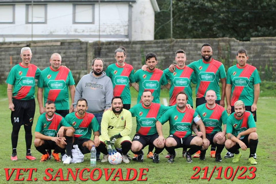 Una alineaciu00f3n del CF Sanvocade en la web Veteranos de Futbol Provincial Lugo Facebook