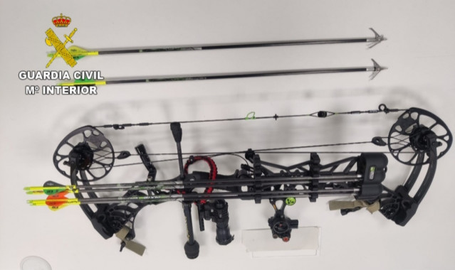 Imagen del arco utilizado por el cazador furtivo.