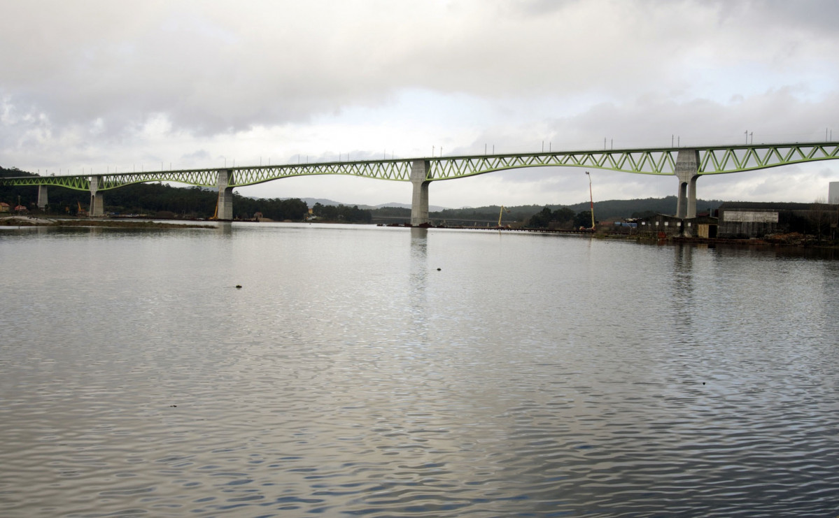 Archivo - Viaducto sobre el Río Ulla.