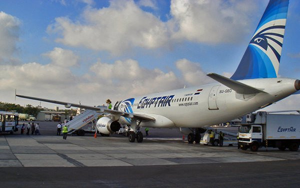 Francia confirma que el avión de Egyptair se ha estrellado