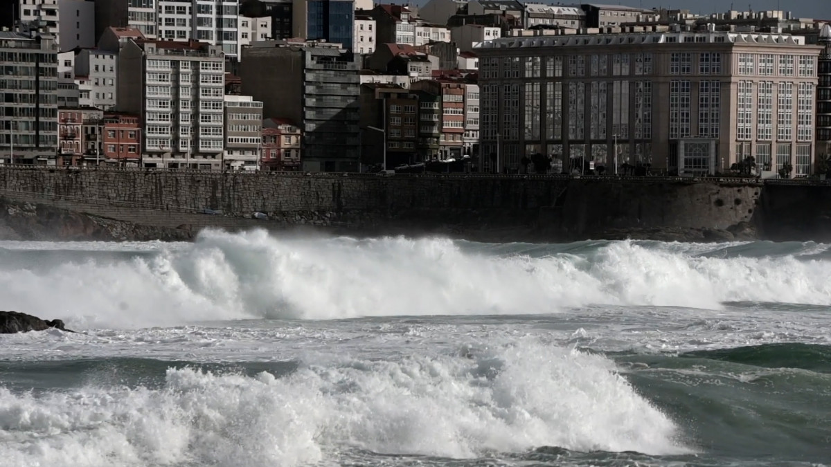 Olas en A Coruu00f1a en una imagen de EP