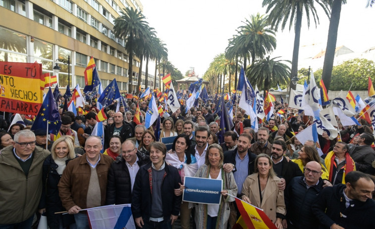 Decenas de miles de personas se manifiestan en Galicia contra el acuerdo de amnistía