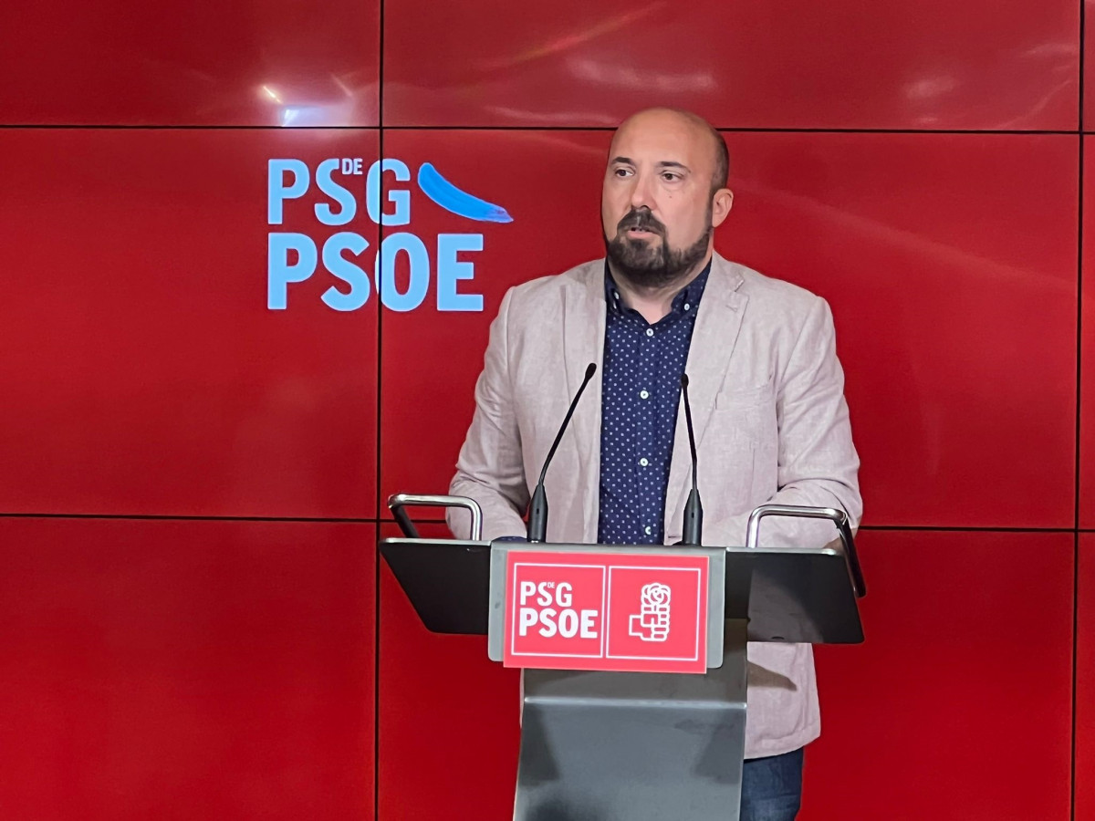 Archivo - El secretario de organización, José Manuel Lage Tuñas, en rueda de prensa.