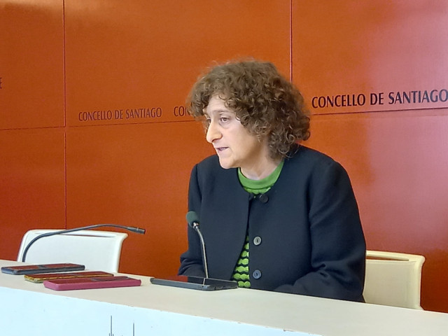 La alcaldesa de Santiago, Goretti Sanmartín, en rueda de prensa.