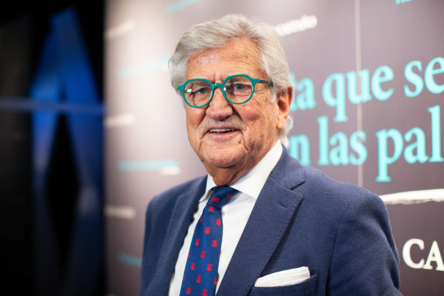 Archivo - El presentador de radio y televisión y escritor, Pepe Domingo Castaño, en la presentación de su libro ‘Hasta que se me acaben las palabras’, en la sala ámbito cultural de El Corte Inglés de Callao, a 20 de enero de 2022, en Madrid (España). El l