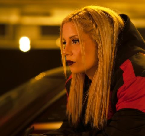 La influencer gallega Biyin lanza una colección de ropa con modelos creados con IA