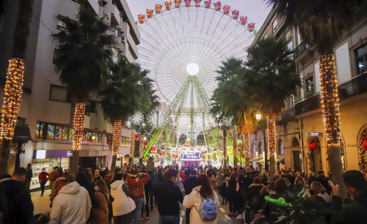 ¿Tienen licencia las luces navideñas del Cíes Market? Los vecinos denuncian que no y piden parar la instalación