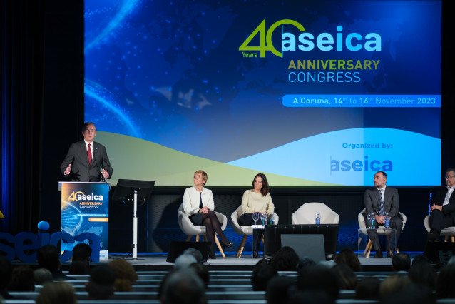 Acto de inauguración del congreso de la Asociación Española de Investigación sobre el Cáncer