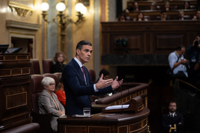 El presidente del Gobierno en funciones y candidato a la reelección, Pedro Sánchez, interviene durante la primera sesión del debate de investidura como presidente de Gobierno, en el Congreso de los Diputados, a 15 de noviembre de 2023, en Madrid (España).