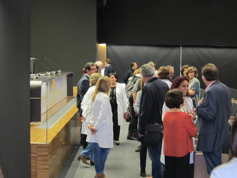 ​A oposición reclama que a Xunta negocie os permisos e licenzas do Sergas