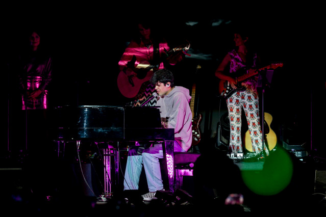 Archivo - Iñigo Quintero actúa en el concierto solidario ‘CADENA 100 Por Ellas’, en el WiZink Center, a 20 de octubre de 2023, en Madrid (España).