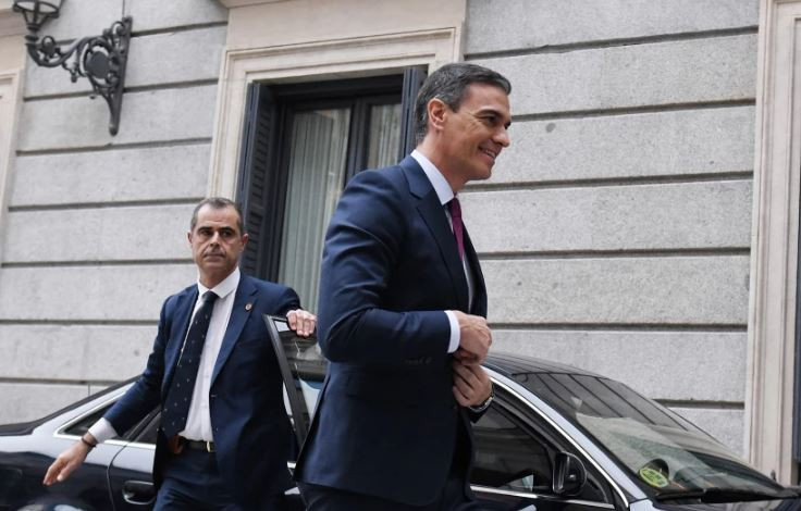 Pedro Su00e1nchez llegando a un acto oficial