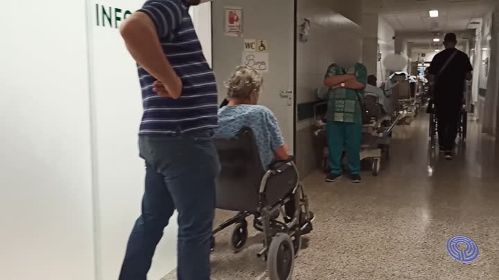 La mitad de los gallegos tarda una semana o más en lograr cita con su médico de familia