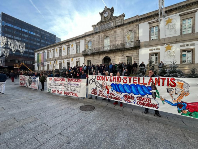 Trabajadores de Stellantis se manifiestan en Vigo.