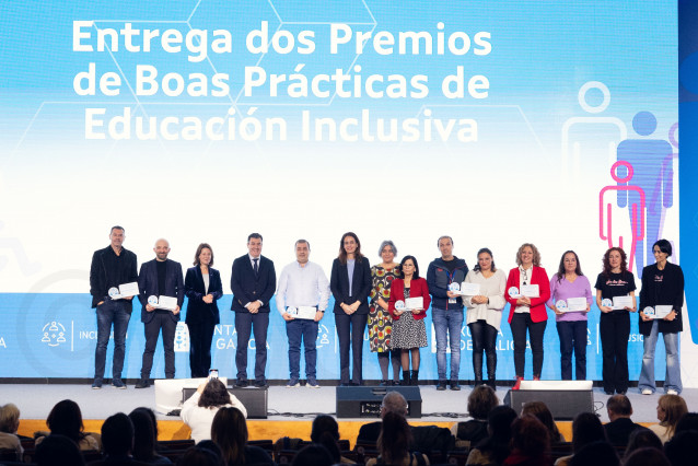El conselleiro de Cultura, Educación, FP e Universidades, Román Rodríguez, en la entrega de los premios Boas Prácticas Inclusivas.