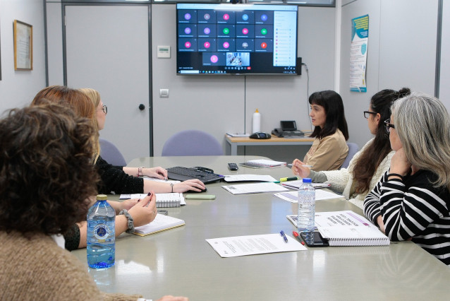 La diputada provincial de Política Social, Mar García, se reúne con representantes de servicios sociales municipales