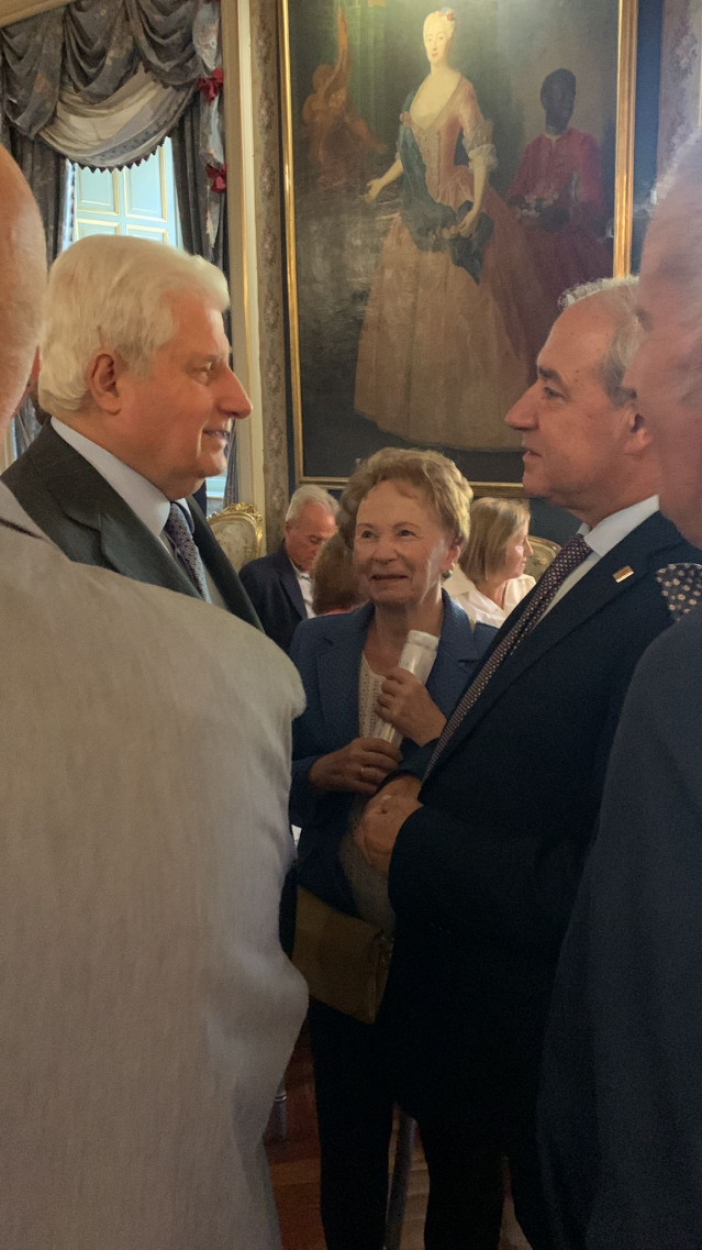 El alcalde de Monforte y el Duque de Alba en en la presentación, en el Palacio de Liria de Madrid, del último libro de la escritora y historiadora monfortina Manuela Sáez, 