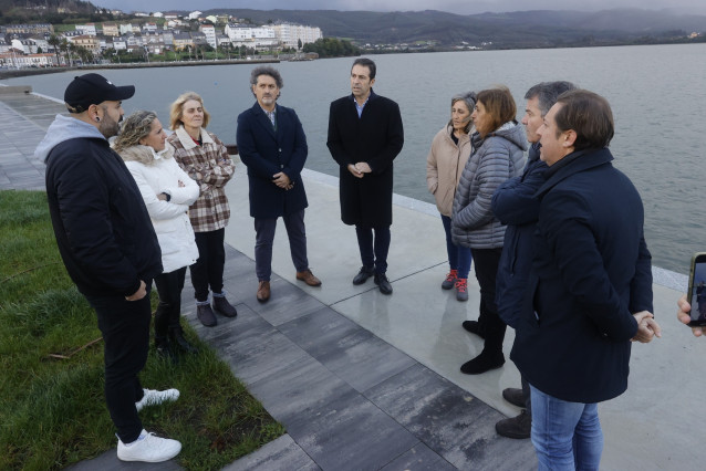 Visita del conselleiro do Mar, Alfonso Villares, al puerto de Ortigueira (A Coruña), a 4 de diciembre de 2023.