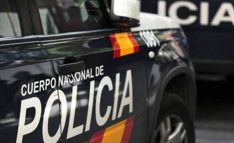 Un conductor intentó atropellar a dos pelotones de ciclistas en Lugo y Pol, según la Policía