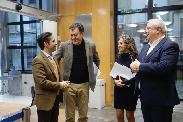 El Conselleiro De Cultura, Educación, FP E Universidade, Román Rodríguez, Informa De Las Obras Previstas En Centros De FP E Institutos De Ferrol.