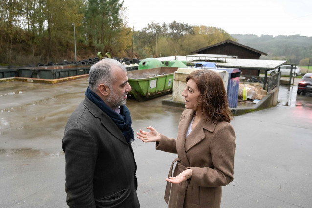 La conselleira de Medio Ambiente, Territorio e Vivenda, Ángeles Vázquez, visita Oza-Cesuras