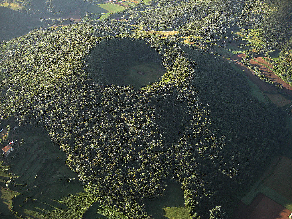 Volcan de Santa Margarida en la Garrotxa en una foto de Carquinyol CC BY SA 2.0 DEED