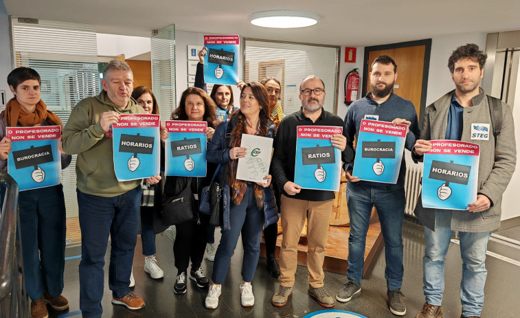 Encierro de profesores gallegos en la Consellería de Educación: 