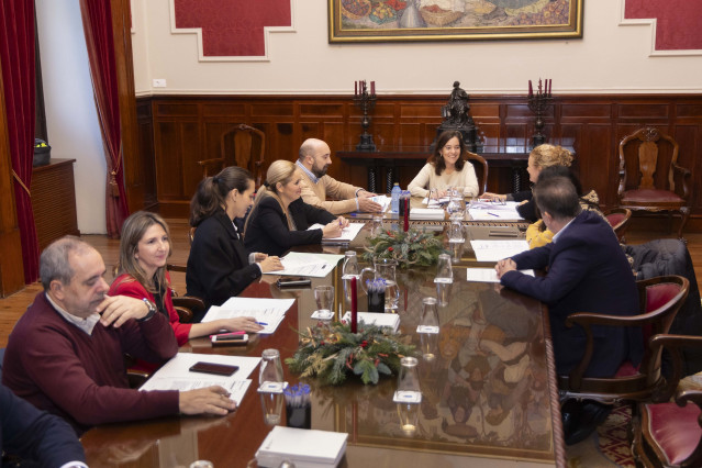 La alcaldesa de A Coruña, Inés Rey, preside la Junta de Gobierno local