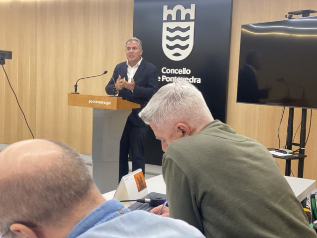 Rueda de prensa del portavoz del PP en Pontevedra, Rafa Domínguez.