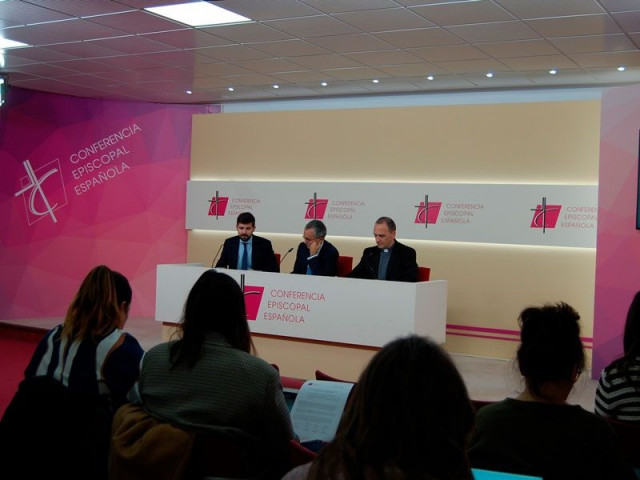 Rueda de prensa de Conferencia Episcopal sobre la Renta