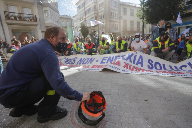 Archivo - El presidente del Comité de Empresa de Alcoa, José Antonio Zan, en una concentración conjunta de trabajadores de las fábricas de Alcoa y de Vestas situadas en A Mariña (Lugo), frente a la Subdelegación del Gobierno, a 10 de octubre de 2021, en L