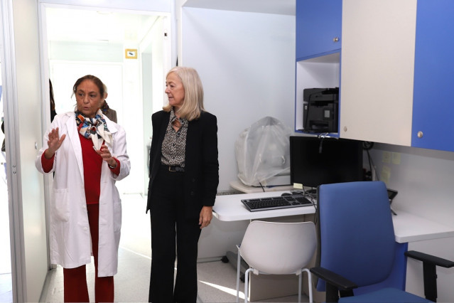 Inicio de la reforma de las urgencias del Hospital Virxe da Xunqueira, en Cee, (A Coruña).