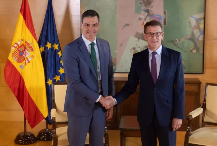 ¿Habrá reunión entre Sánchez y Feijóo? El pacto de Pamplona dinamita la relación entre los dos grandes partidos