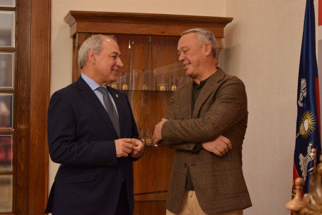 Nota De Prensa E Foto: A Deputación Destina 120.000 Á Fonsagrada Para Renovar O Parque Móbil E Mellorar O Servizo De Augas