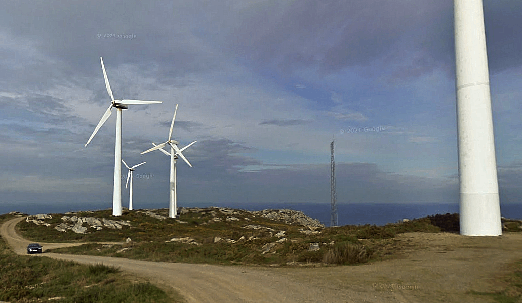 El Parque Eólico de O Roncudo está cerca del cabo del mismo nombre en Corme en uno de los parajes más hermosos de A Costa da Morte