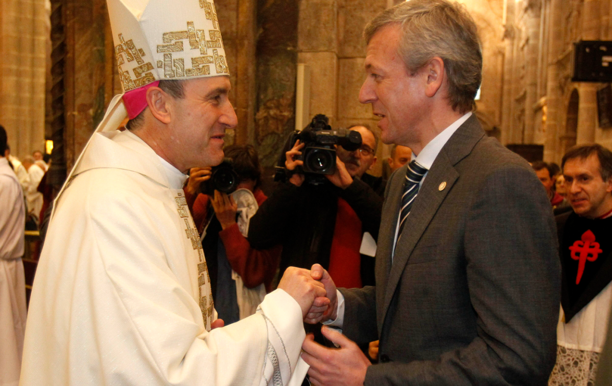 Rueda en el acto de Ordenaciu00f3n Episcopal de Jesu00fas Fernu00e1ndez Gonzu00e1lez como obispo auxiliar de Santiago en 2014