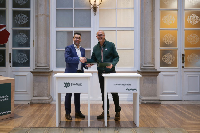 El Presidente De La Diputación De Pontevedra, Luis López, Y El Alcalde De Nigrán, Juan González, Han Firmado Este Jueves Un Convenio De Colaboración Por El Que Se Destinará Casi Un Millón A La Reforma Del Parque De A Ramallosa