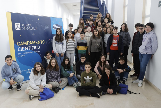 La conselleira de Economía, Industria e Innovación, María Jesús Lorenzana, visita el campamento científico D'TeC. CIS Tecnología y Servicios.